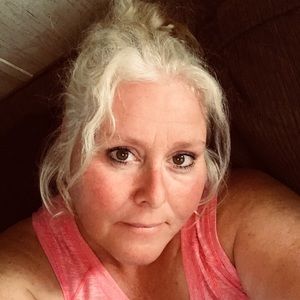 Meet your Posher, Laurie